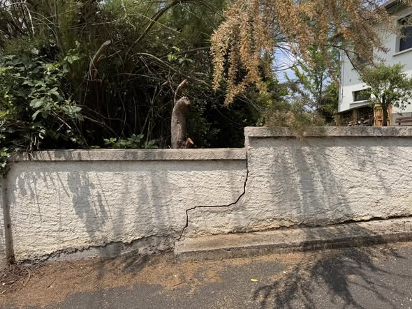 travaux de petite maçonnerie sur muret à Fréjus